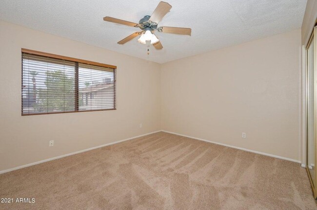 Building Photo - 1262 N 84th Pl