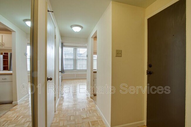 Building Photo - 66 Monroe Ave
