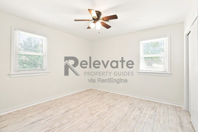 Building Photo - 2212 Drummond Dr