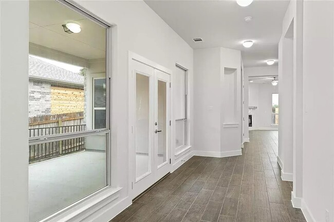 Building Photo - 200 Castlefields St