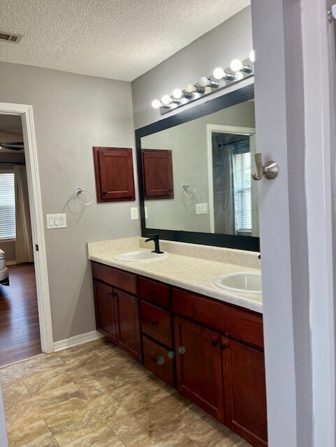 Building Photo - 9866 Parker Lake Cir