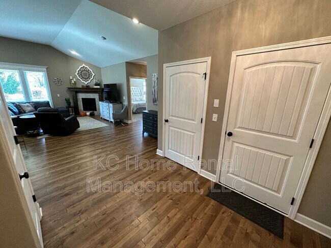 Building Photo - 2807 NE Sonora Valley Dr