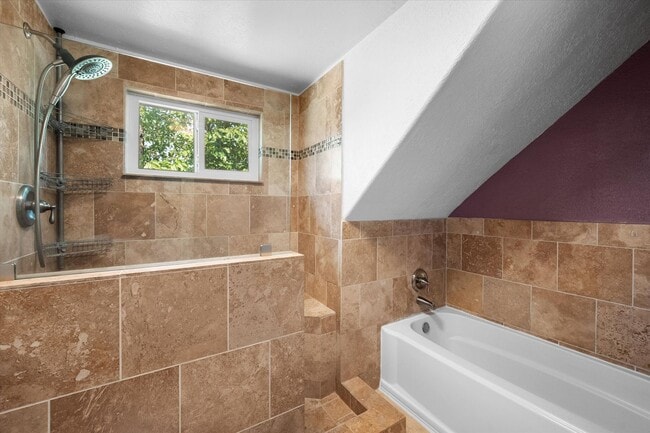 Building Photo - Kennedale Beauty