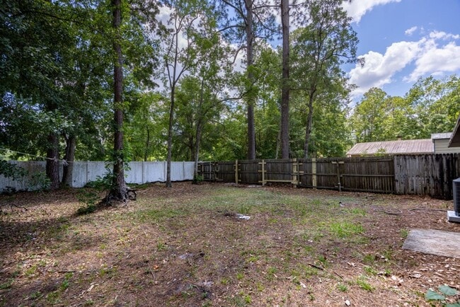 Building Photo - Pine Forest-Valdes