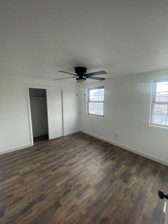 Building Photo - West Newton Duplex