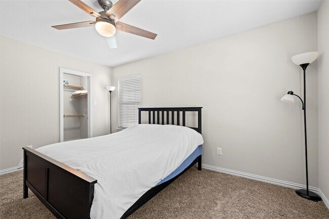 Building Photo - 6900 Carrington Ln