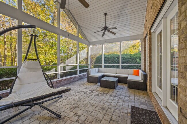 Building Photo - "Luxurious 4-Bed Oasis with Granite Countertops & Cozy Fireplace in Charlotte - 3914 Sq Ft of Ele...