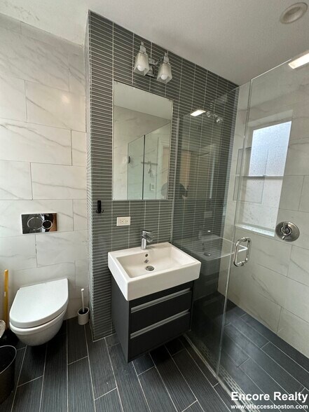 Building Photo - 98 Myrtle St