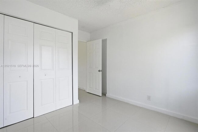 Building Photo - 7434 Thatcher Ave