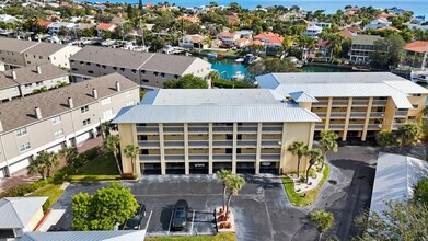 Building Photo - 1125 Pinellas Bayway S