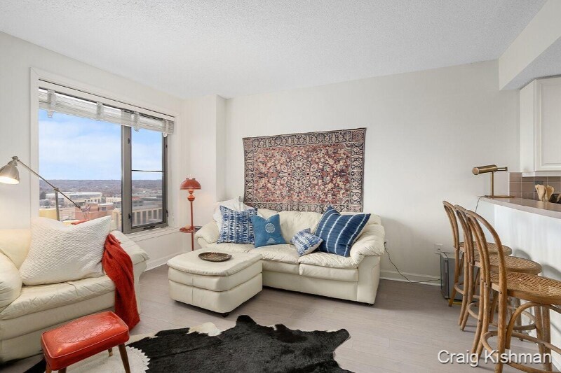 Building Photo - 152 Campau Cir NW