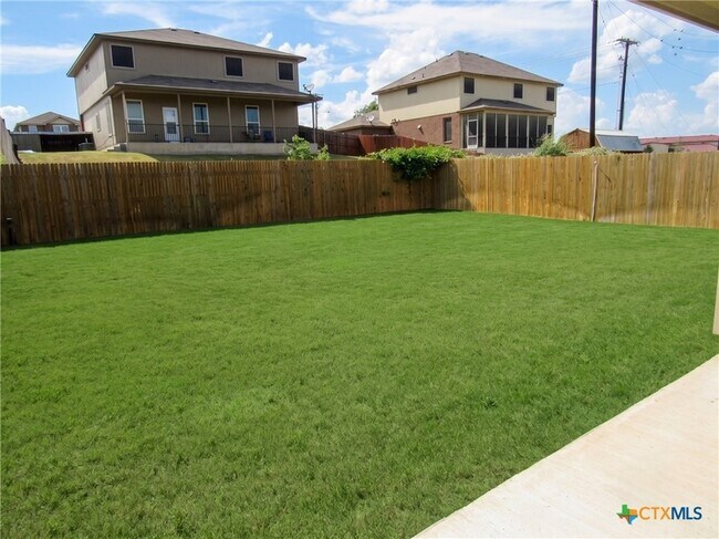 Building Photo - 1210 Lindsey Dr
