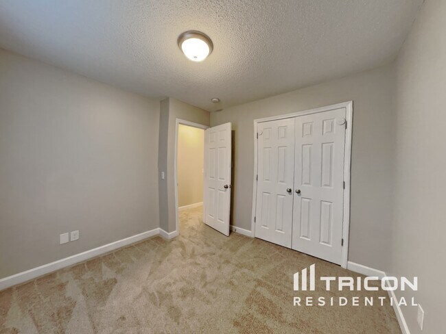 Building Photo - 750 Northview Dr