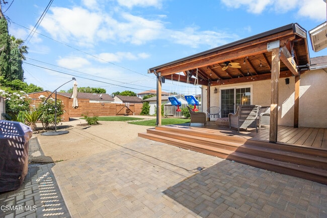 Building Photo - 7039 Sylvia Ave