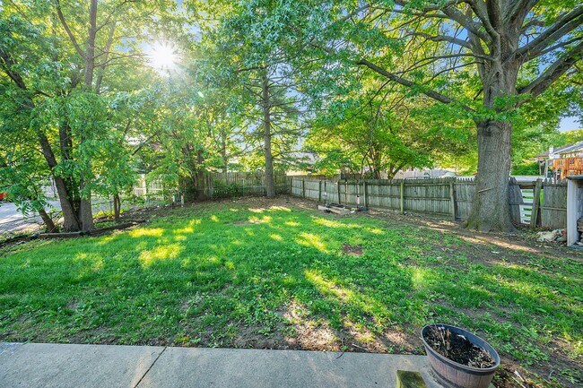Building Photo - 2825 Tepee Ave