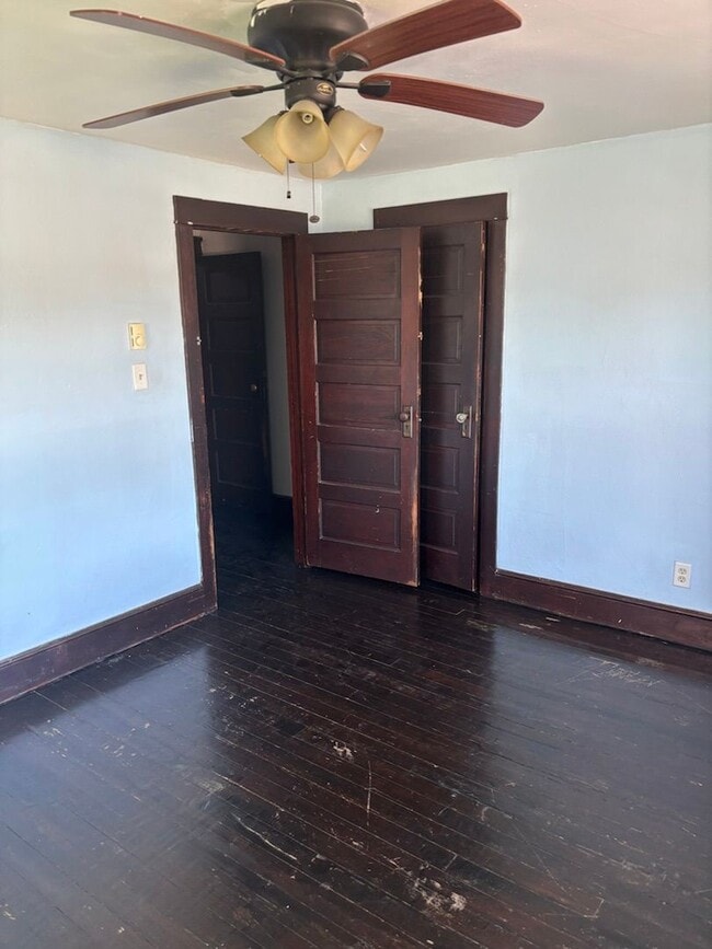 Building Photo - 3BR Single Family Rental  - Walk to Downto...
