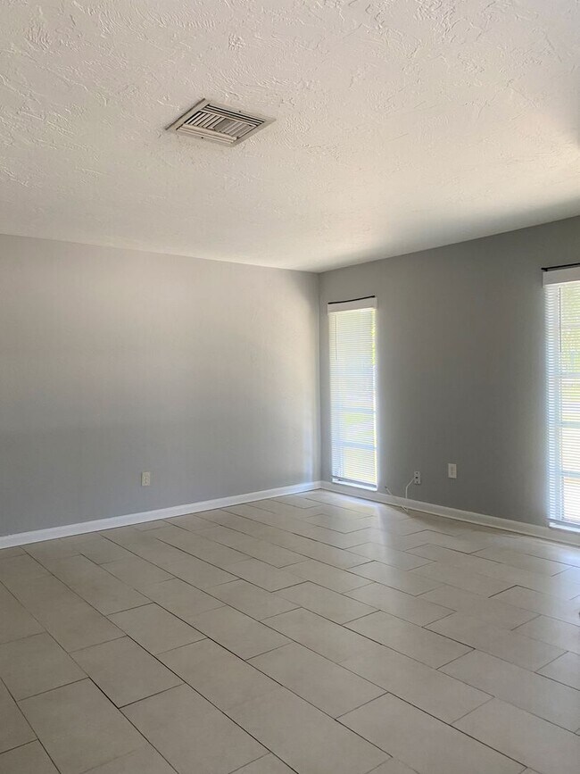 Building Photo - 5219 17th Ave S