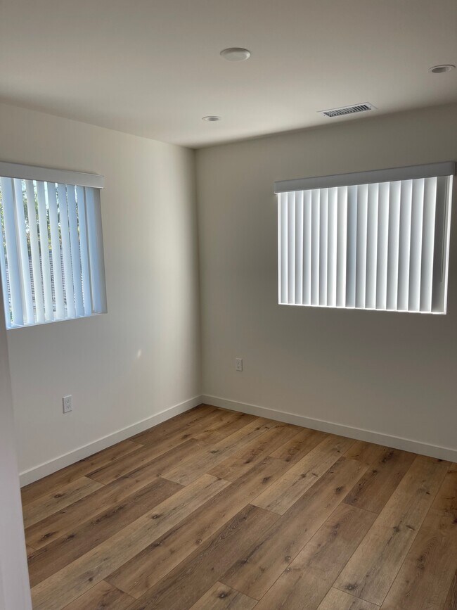 Building Photo - 7452 Loma Verde Ave