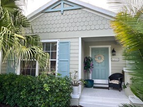 Building Photo - 2/2 UNFURNISHED - ADORABLE BUNGALOW- WITH ...