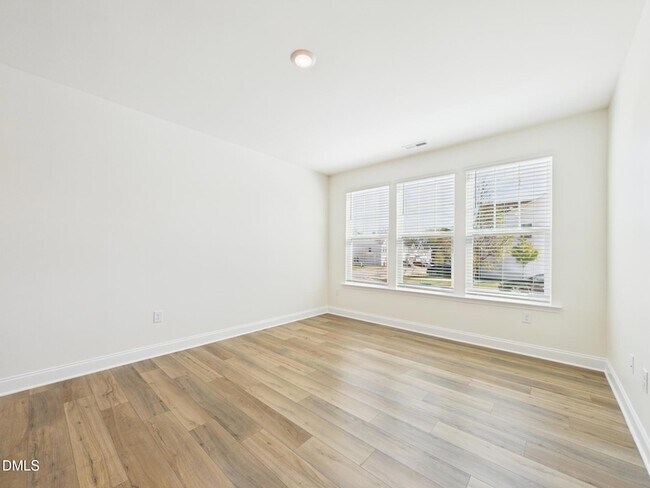 Building Photo - 458 Channel Drop Dr