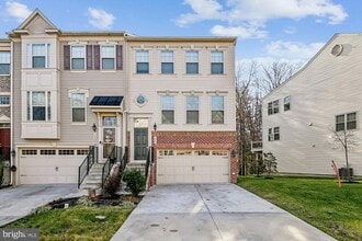 Building Photo - 7523 Holly Ridge Dr