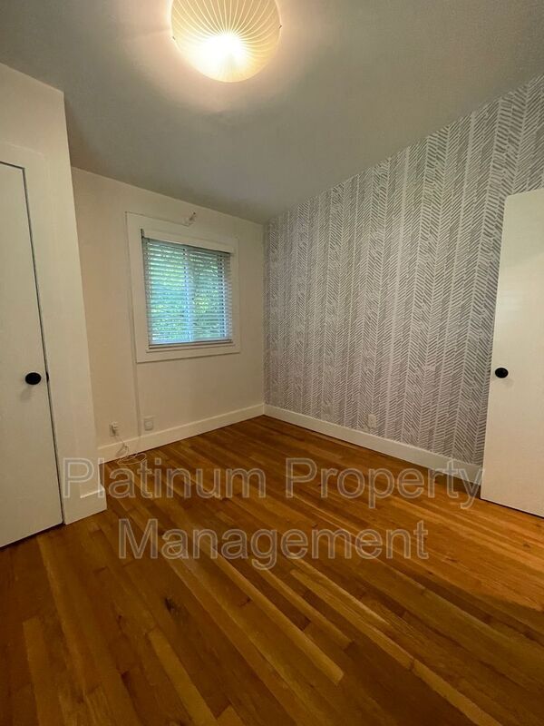 Building Photo - 3828 Donaldson Dr