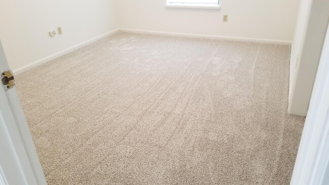 Building Photo - Available from May 15th.  2 Bedroom home with garage. Great Area and Location!