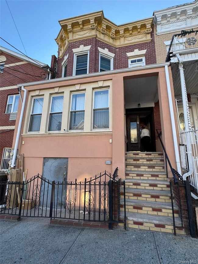 Building Photo - 32-26-32106 106th St