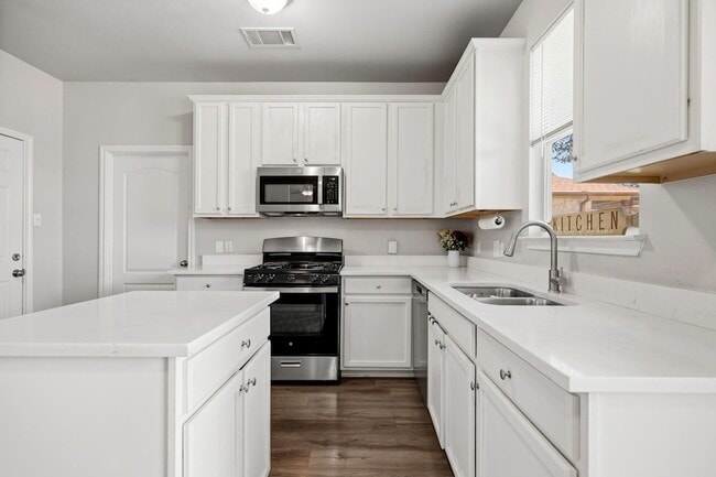 Building Photo - 111 Brazos Ln