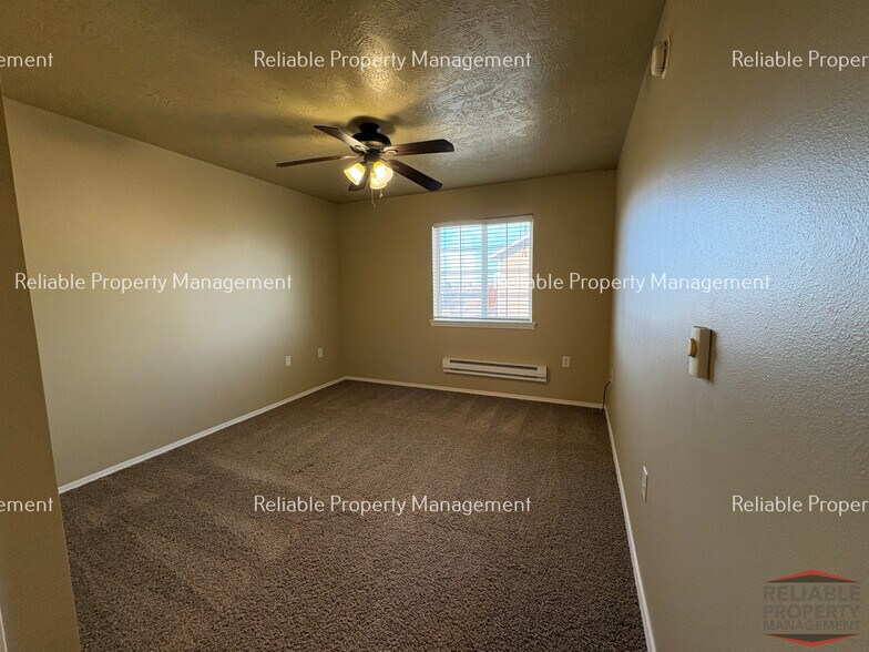 Building Photo - 577 Caribou St