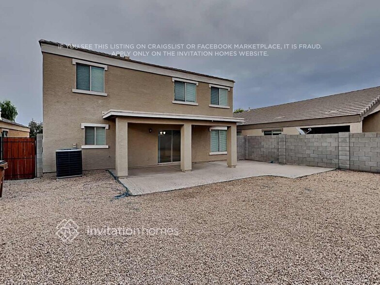 Building Photo - 1273 E Anastasia St