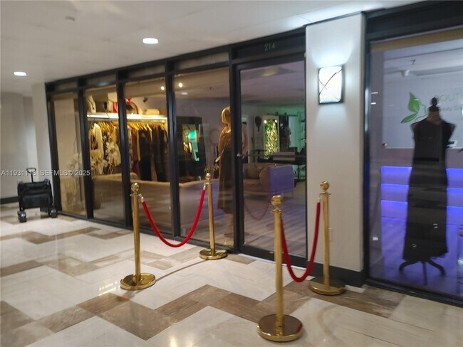 Building Photo - 555 NE 15th St