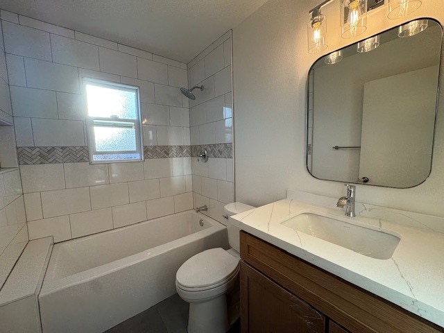 Building Photo - 2504 Levante St