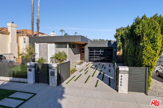 Building Photo - 4458 Mammoth Ave