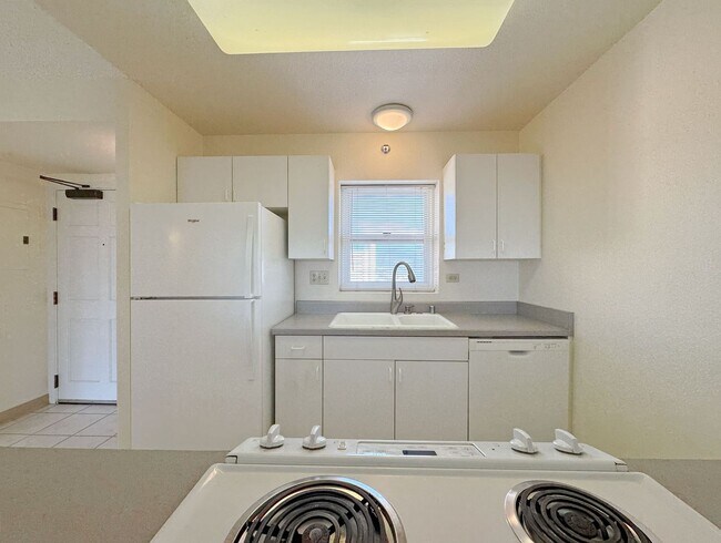 Building Photo - 3075 Ala Poha Pl