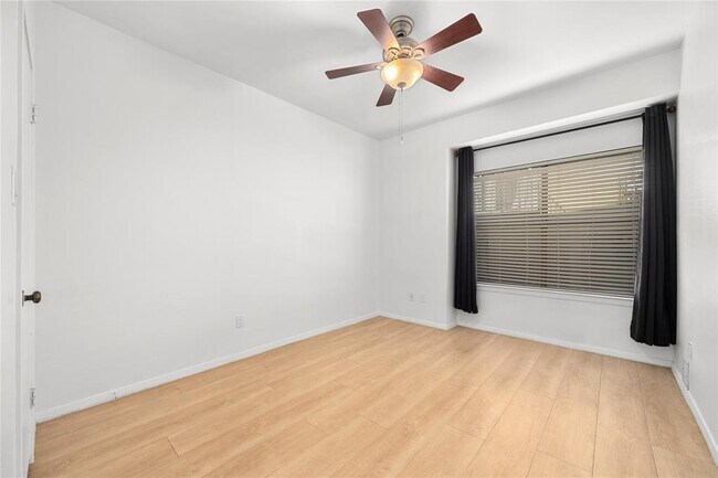 Building Photo - 1501 Barton Springs Rd