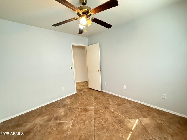 Building Photo - 2314 S Lynch