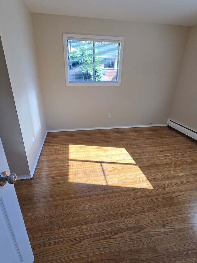 Building Photo - 154 Woodhill Dr
