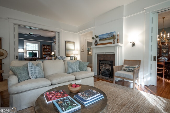 Building Photo - 290 Milledge Cir