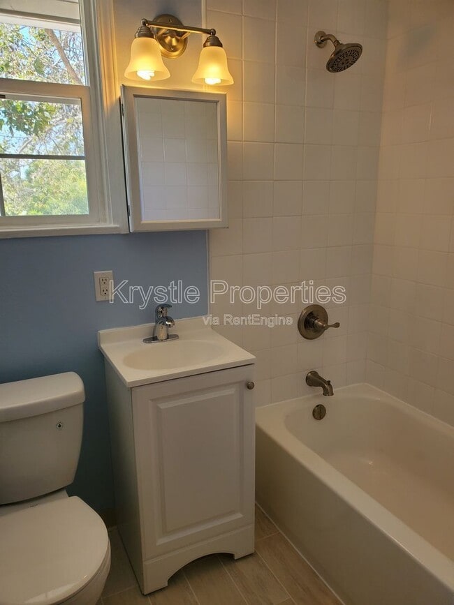 Building Photo - 7 Rodgers St