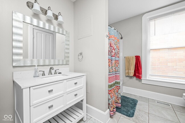 Building Photo - 1446 N Illinois St