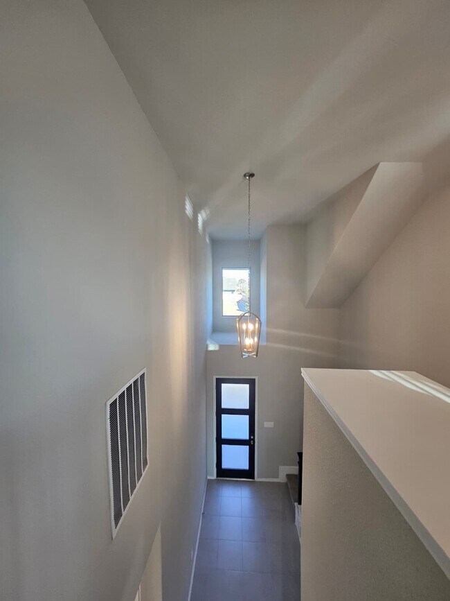 Building Photo - 426 Twilight Mdw Wy