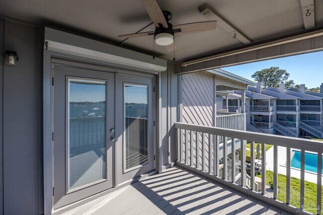 Building Photo - 14180 River Rd