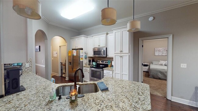 Building Photo - 150 Village Ct