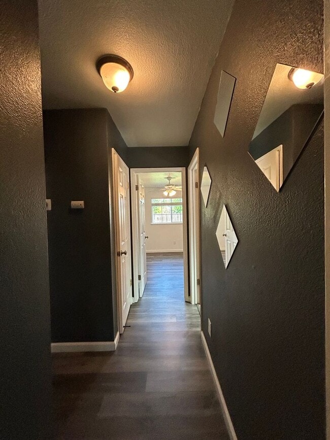 Building Photo - 3086 Beverly Ct
