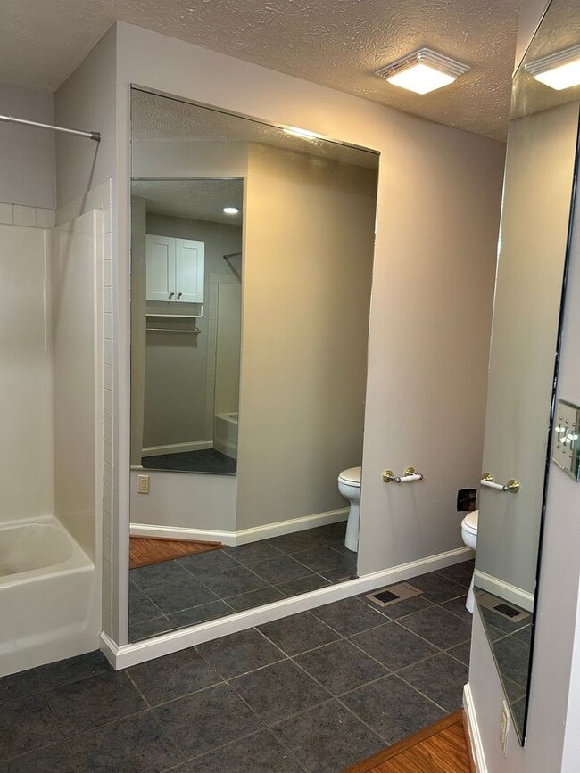 Building Photo - 1623 Lionheart Ln