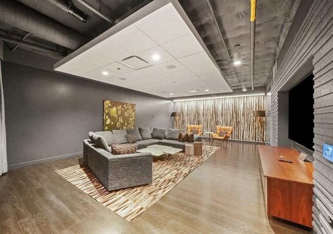 Building Photo - 211 N Harbor Dr