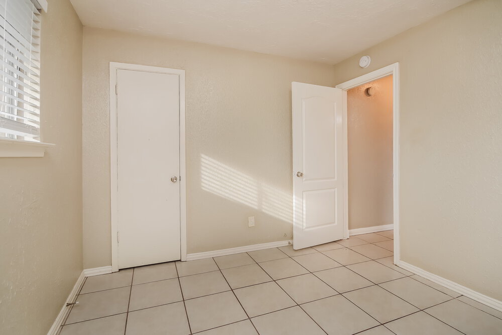 Building Photo - 2007 Deerhurst Ln