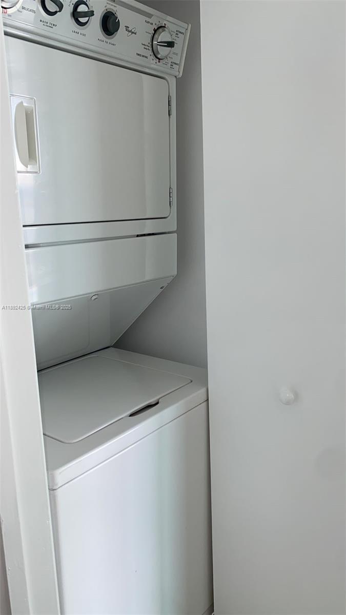 Building Photo - 90 SW 3rd St