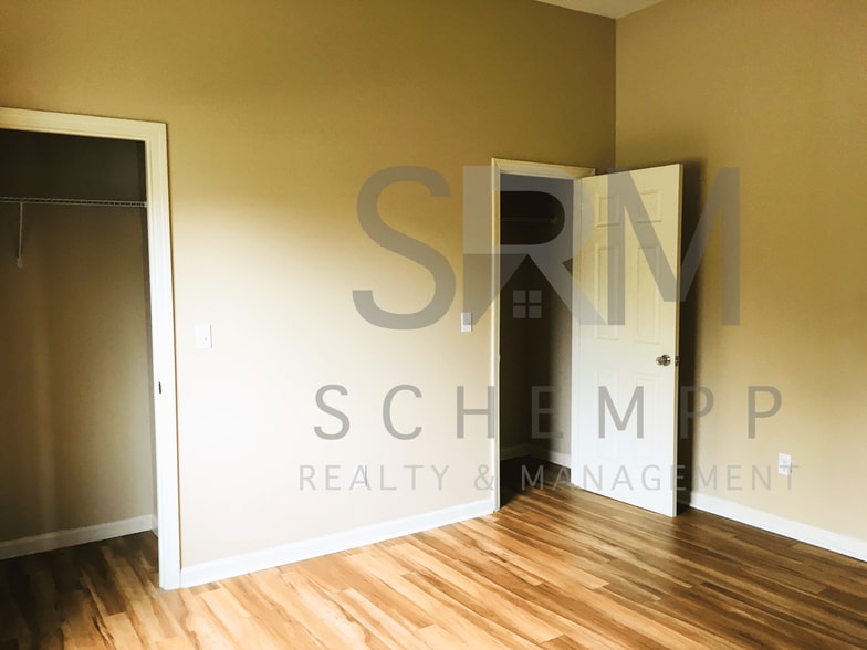 Building Photo - 421 S 27th St